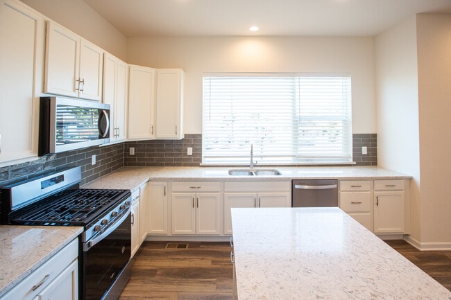 KITCHEN - 5094 Ward Rd