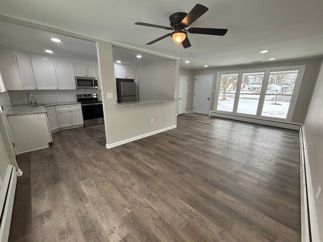 Foto del edificio - 1001 Rozel Ave