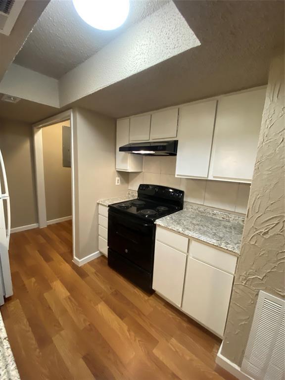Foto principal - 5652 Birchmont Dr