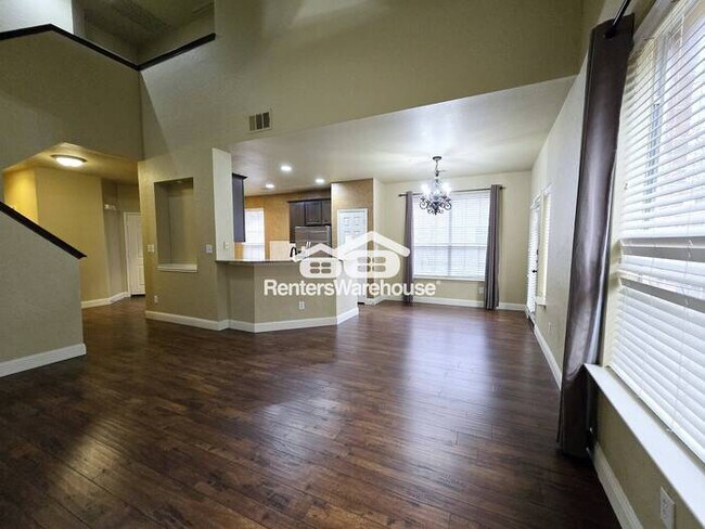 Building Photo - MOVE IN READY - PLANO TEXAS - 2BEDS 2.5 BATHS