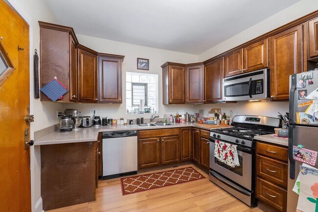 Foto del edificio - 2754 W Giddings St