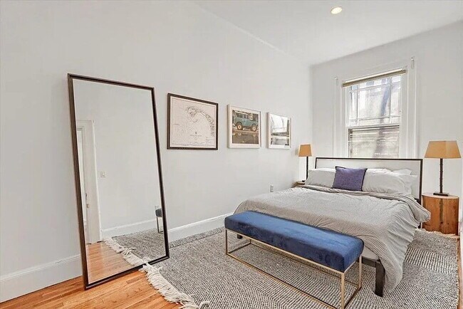 Foto del edificio - Comfortable and Spacious Rental Opportunity