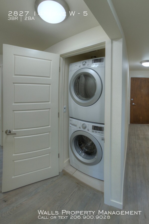 Building Photo - Whiterock Apartment W - 5 Water View!!
