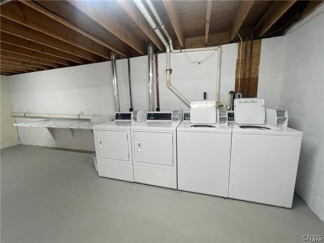 Building Photo - 144 Clinton Ave