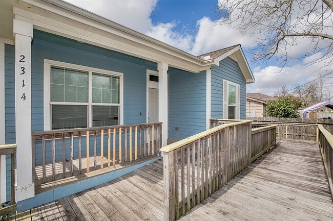 Foto del edificio - 2314 Avenue G