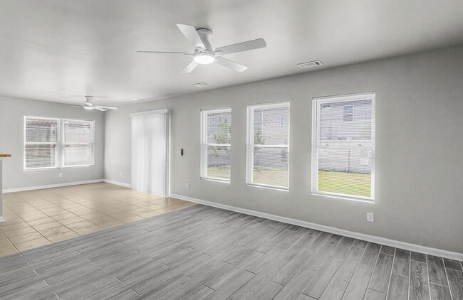 Building Photo - FOR RENT