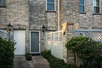 Building Photo - 6000 Reims Rd