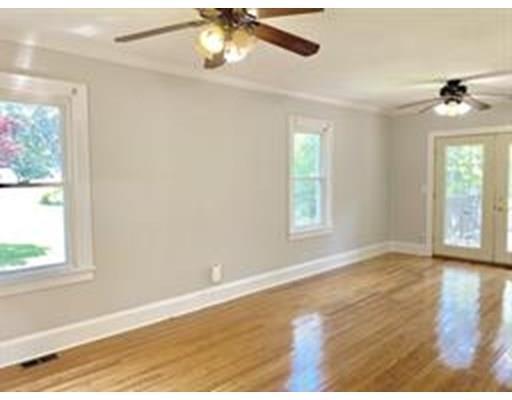 Building Photo - 452 Maple Rd