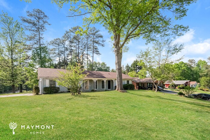 Foto del edificio - 5530 Burrus Ln