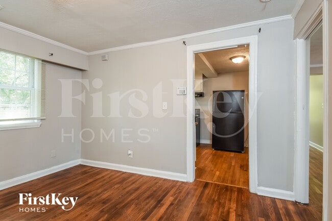Foto del edificio - 2456 Maple St