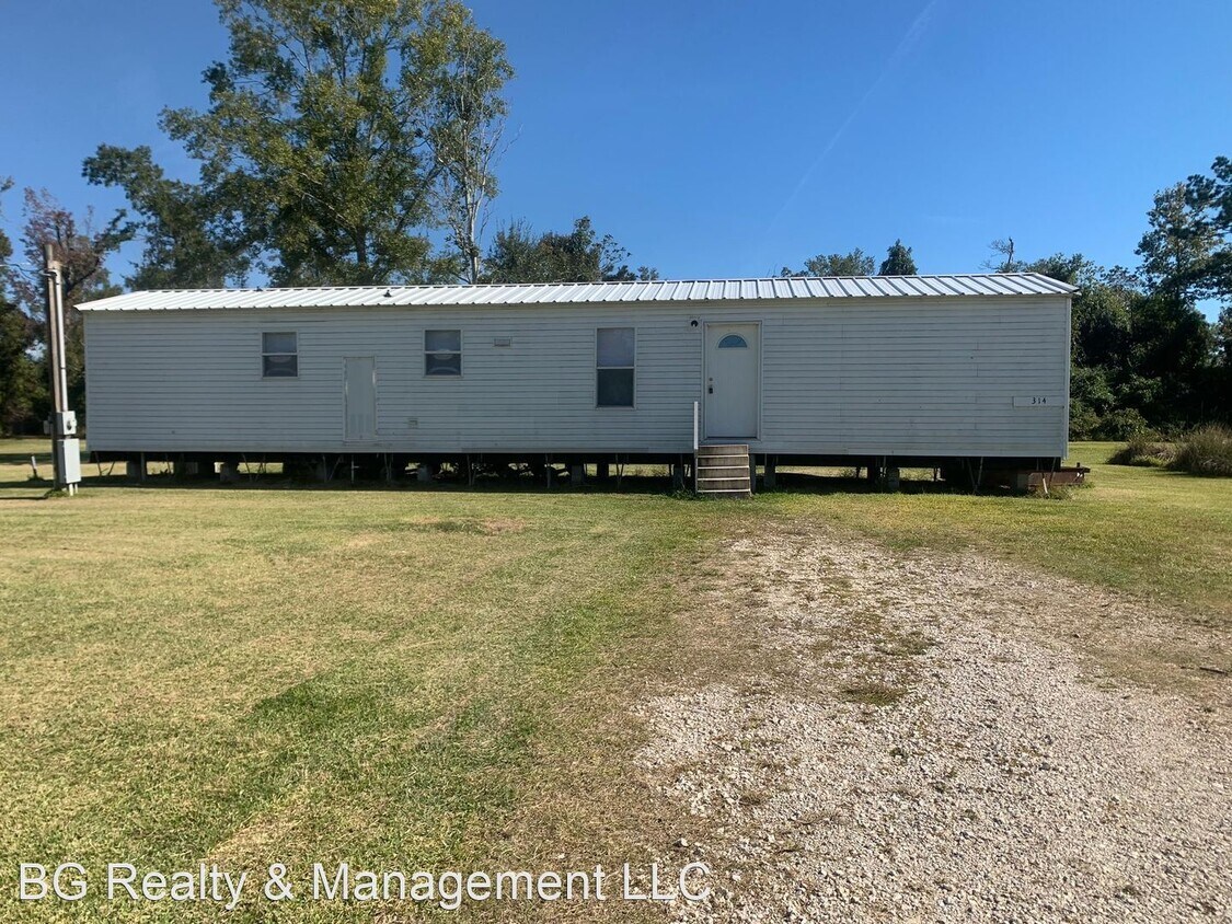 2 br, 1 bath House 314 Goss Rd House Rental in Westlake, LA