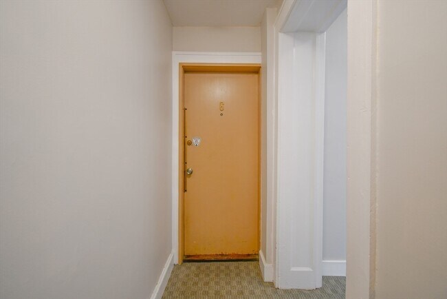 Foto del edificio - 4 Commonwealth Ct