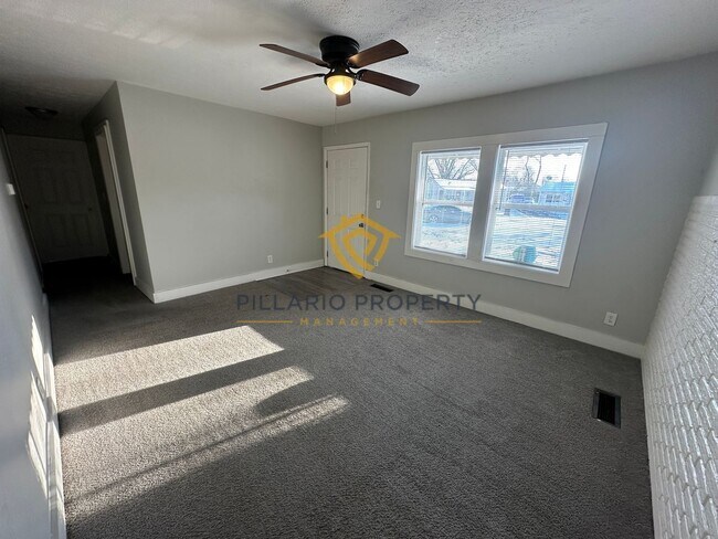 Foto del edificio - Renovated 4 Bed 1 Bath on the eastside. Ready for Move in
