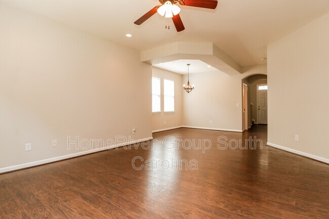 Foto del edificio - 365 Sanctuary Park Dr