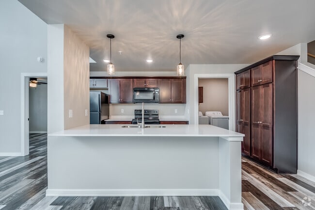 2BR, 2BA - 1,715SF - Kitchen - Duck Creek Landing Apartments