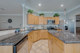 Building Photo - 211 Rolling Plains Dr