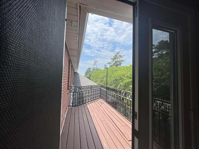 Foto del edificio - 2213 Sunset Oaks Dr