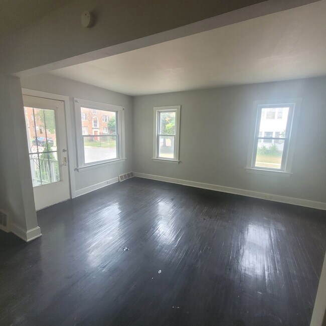 Foto del edificio - 3219 W 114th St
