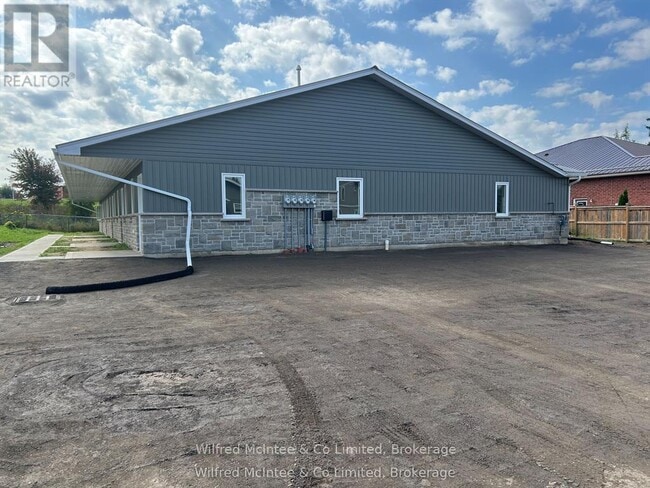 Building Photo - 187 Balaklava St