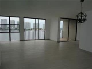 Building Photo - 17500 N Bay Rd