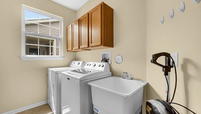 Building Photo - 21257 Lily Lake Ln