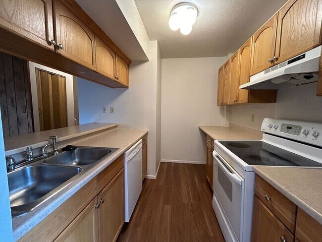 Foto del edificio - 935 Saturn Dr