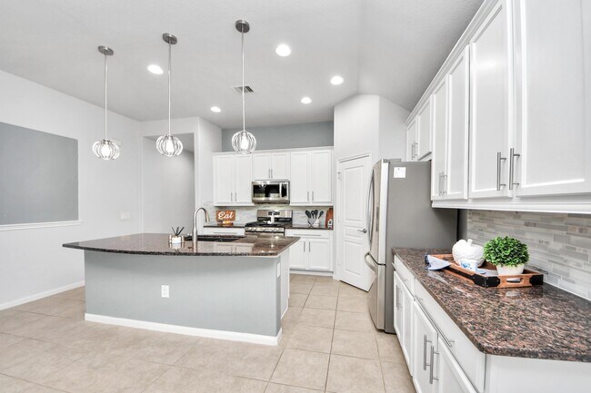 Building Photo - 24615 Ballad Dr