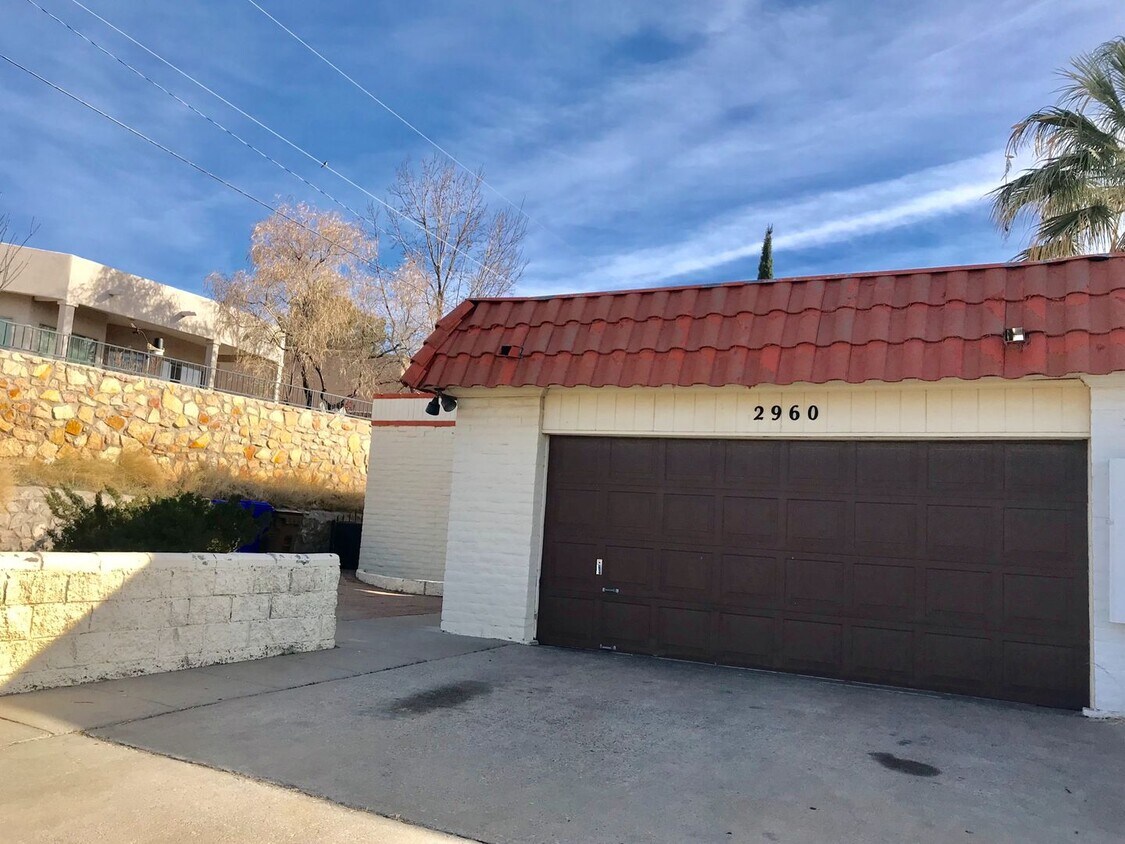 Primary Photo - Cute Townhouse, Great Location off Telshor!