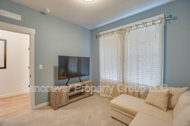 Foto del edificio - 737 SE 38th St