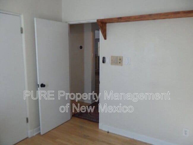 Building Photo - 3605 Mesa Verde Ave NE