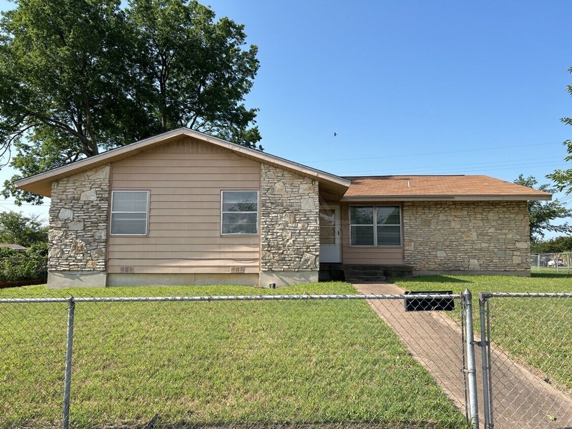 Foto principal - 1510 Metropolitan Dr