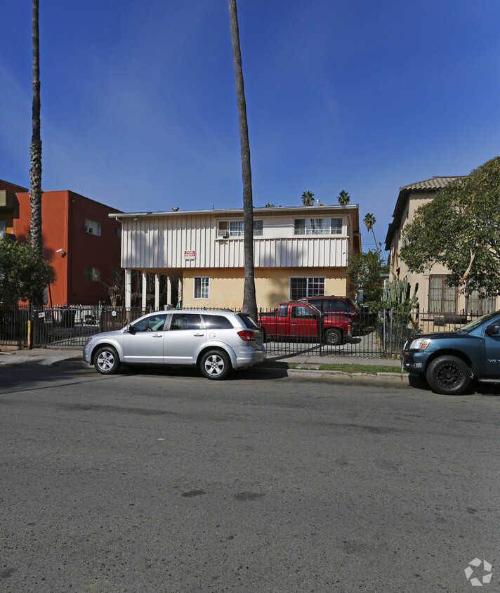 Primary Photo - 929 S Mariposa Ave