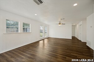 Foto del edificio - 5611 Green Manor Dr
