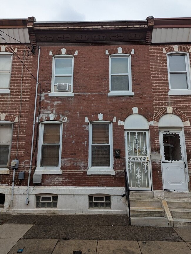 Building Photo - 1629 W Juniata St
