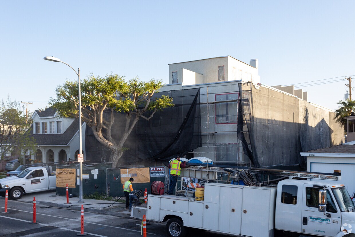 Foto de la construcción - 4180 Duquesne Ave