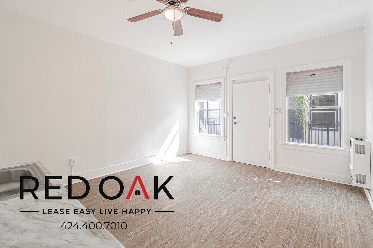 Primary Photo - 1021 Mariposa Ave