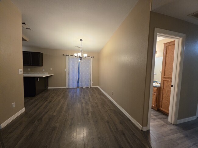 Foto del edificio - 303 Pinon Way