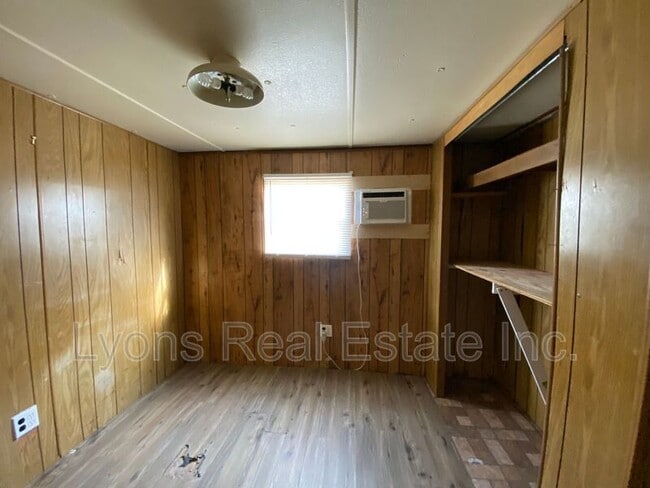 Building Photo - 2203 Cantor Ln