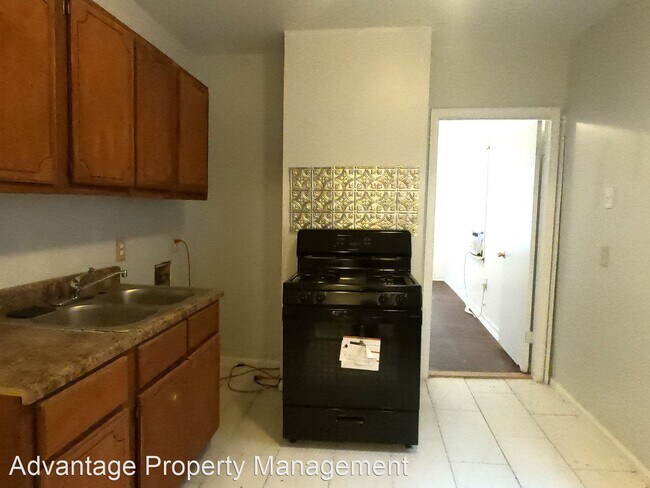 Building Photo - 3 br, 2 bath House - 925 Lewis St.