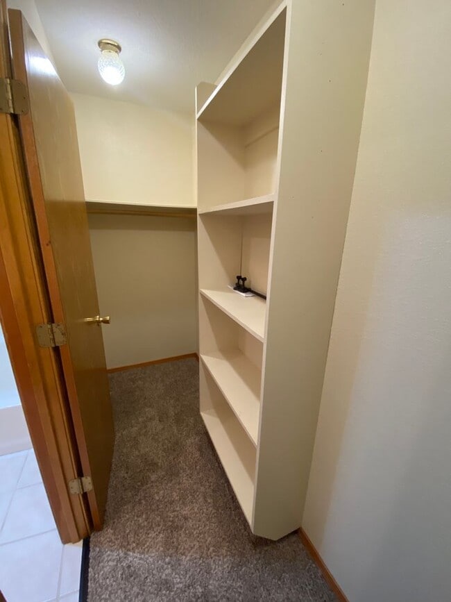 Foto del edificio - 1231-1231 Bluegrass Rd