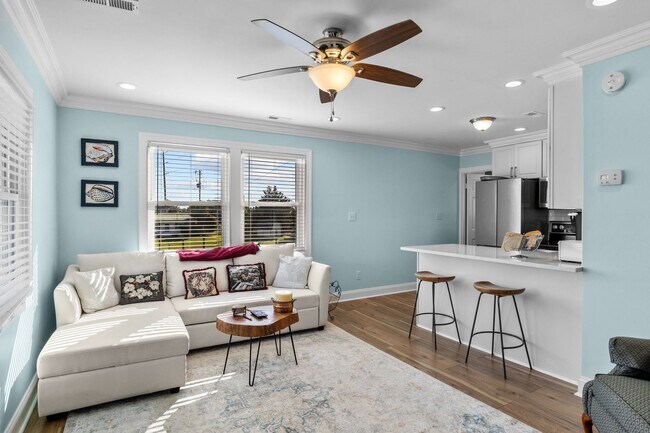 Building Photo - Atlantic Beach Condo for Multi-Month Rental