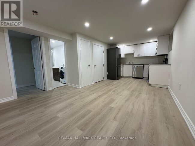 Building Photo - 52 Nisbet Dr