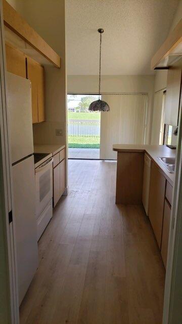 Foto del edificio - 132 Beach Summit Ct