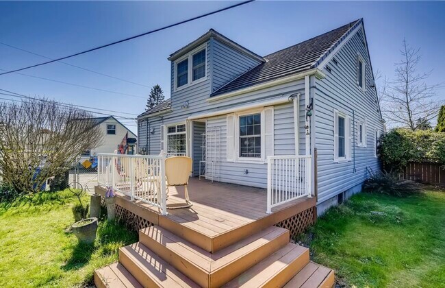 Building Photo - 1807 S Cedar St