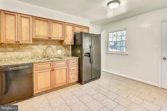 Building Photo - 11834 Goya Dr