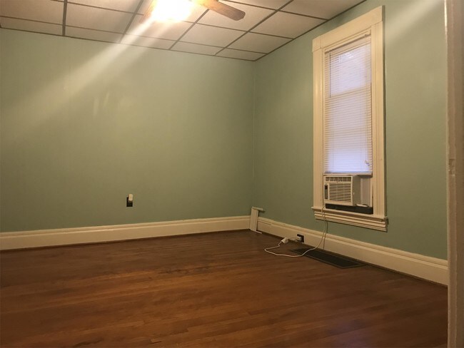 Building Photo - 126 Hill St
