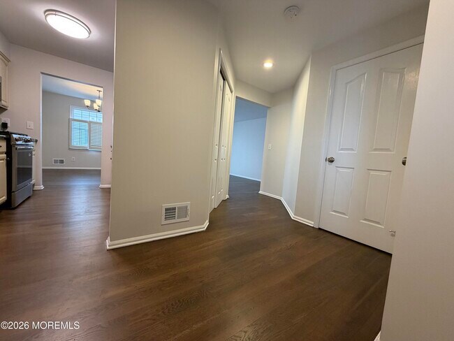 Foto del edificio - 606 Bay Ave