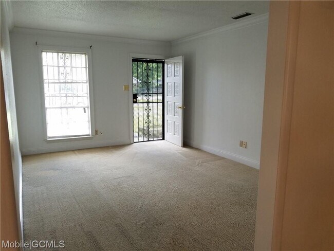 Foto del edificio - 2323 W Main St
