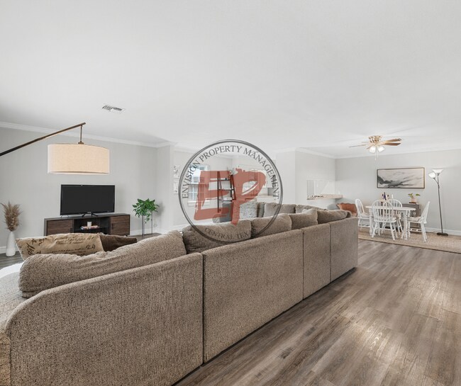 Foto del edificio - 6319 Wiethorn Dr