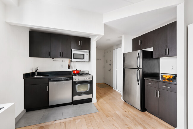 Building Photo - 1810 3rd Ave